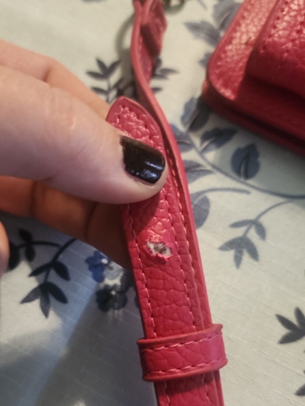 Steve Madden Hot Pink Crossbody Wallet with Gold Hardware - Picture 6 of 6